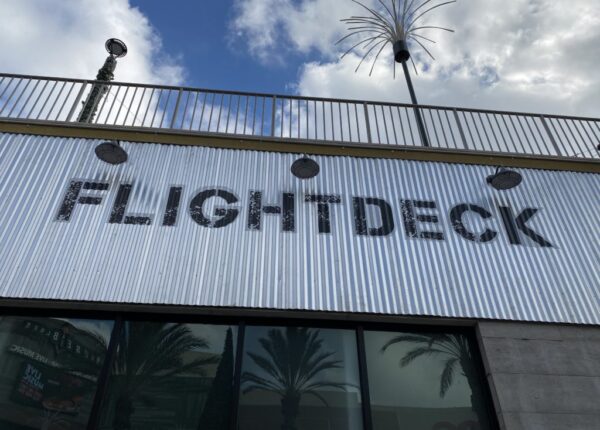FlightDeck-01